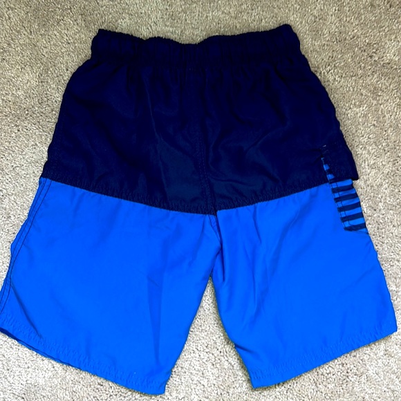 Cat & Jack Boys swim trunks - Picture 2 of 3